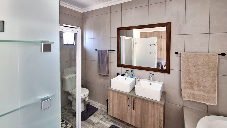 3 Bedroom Property for Sale in Port Owen Western Cape
